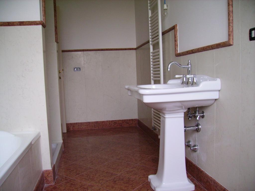 Vendesi villino a Tolentino (MC)