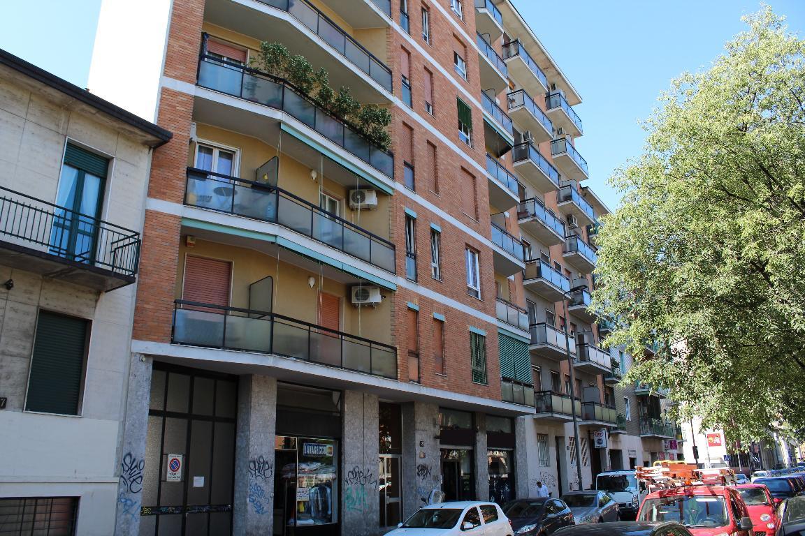 Negozio - Loc.Com. MILANO vendita  BARONA via ettore ponti DMV Real Estate