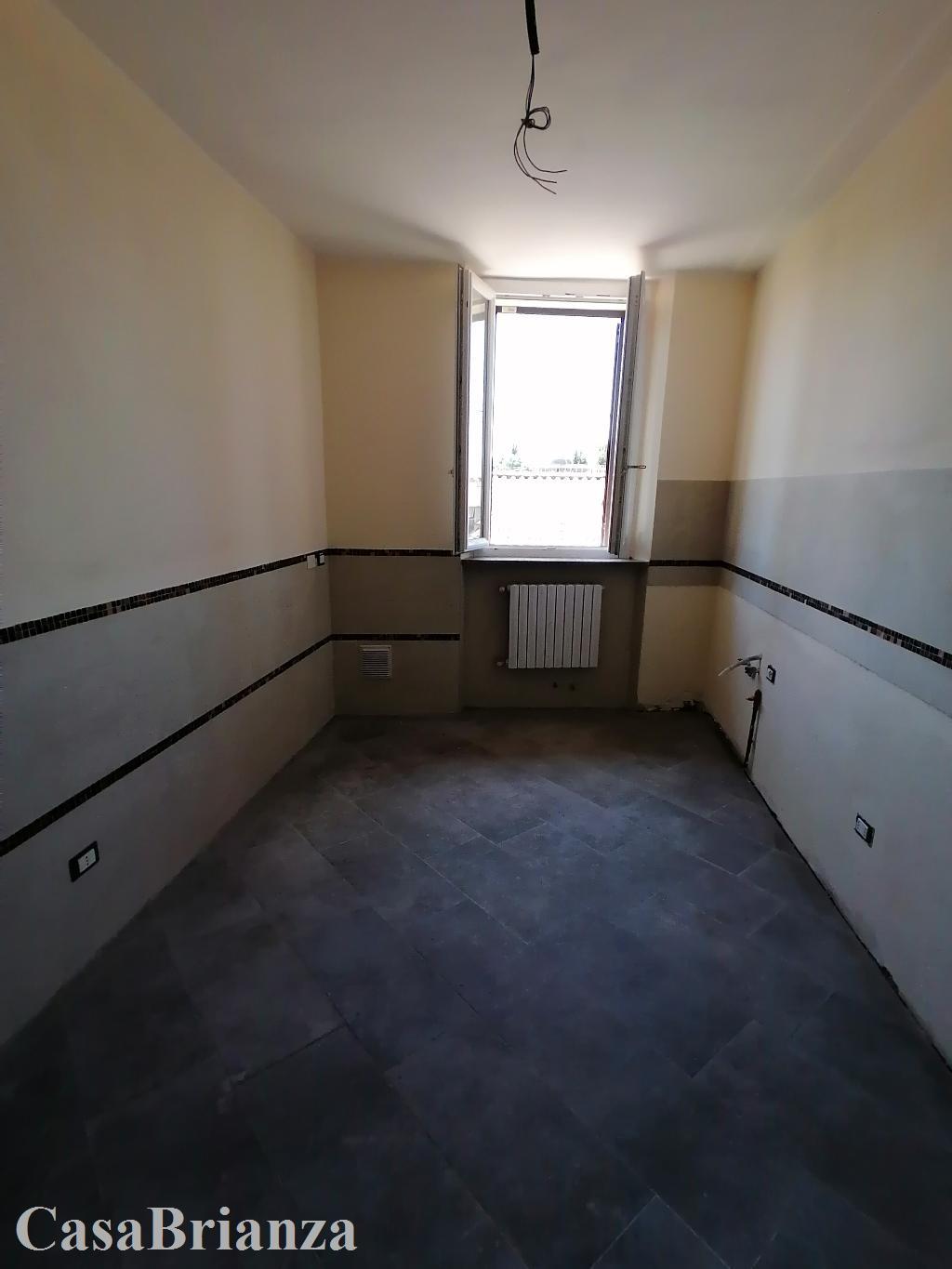 Appartamento BIASSONO vendita   via Cesana e Villa CasaBrianza Sas