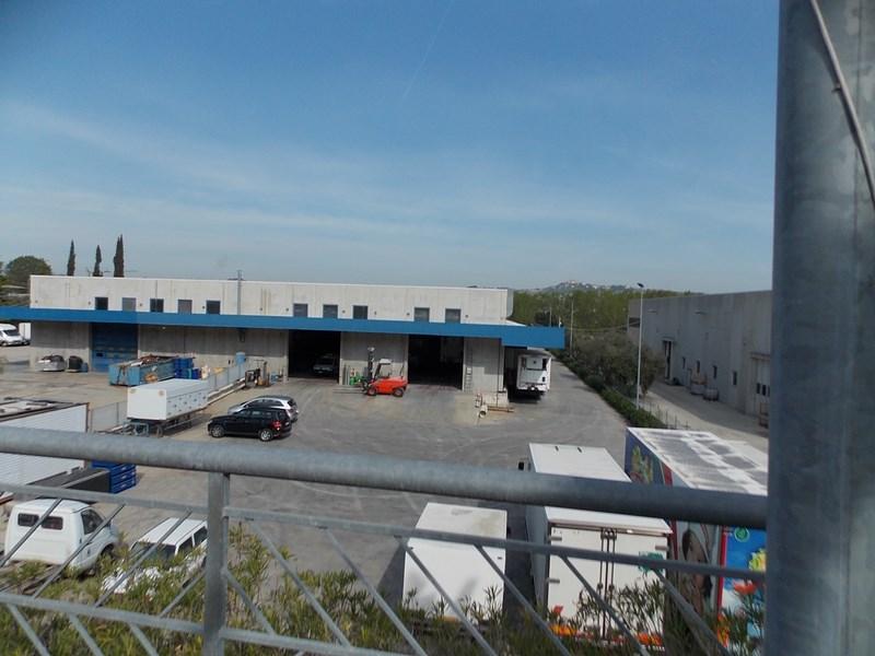 Vendesi capannone commerciale a Colonnella (TE)