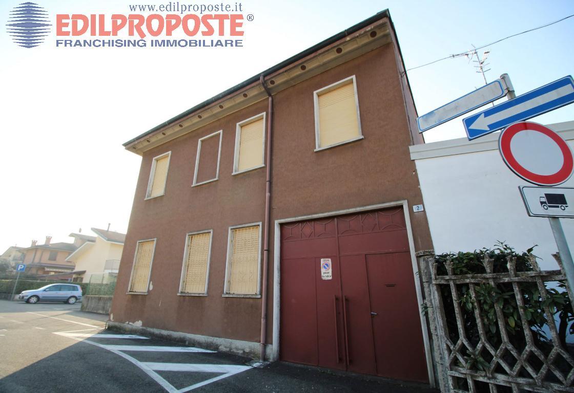 Villa Unifamiliare - Indipendente LAZZATE vendita   Via Galileo Galilei Edilproposte Lazzate