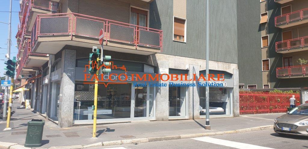 Negozio - Loc.Com. MILANO vendita  SAN SIRO VIA REMBRANDT ANG VIALE ARETUSA FALCO IMMOBILIARE SRL
