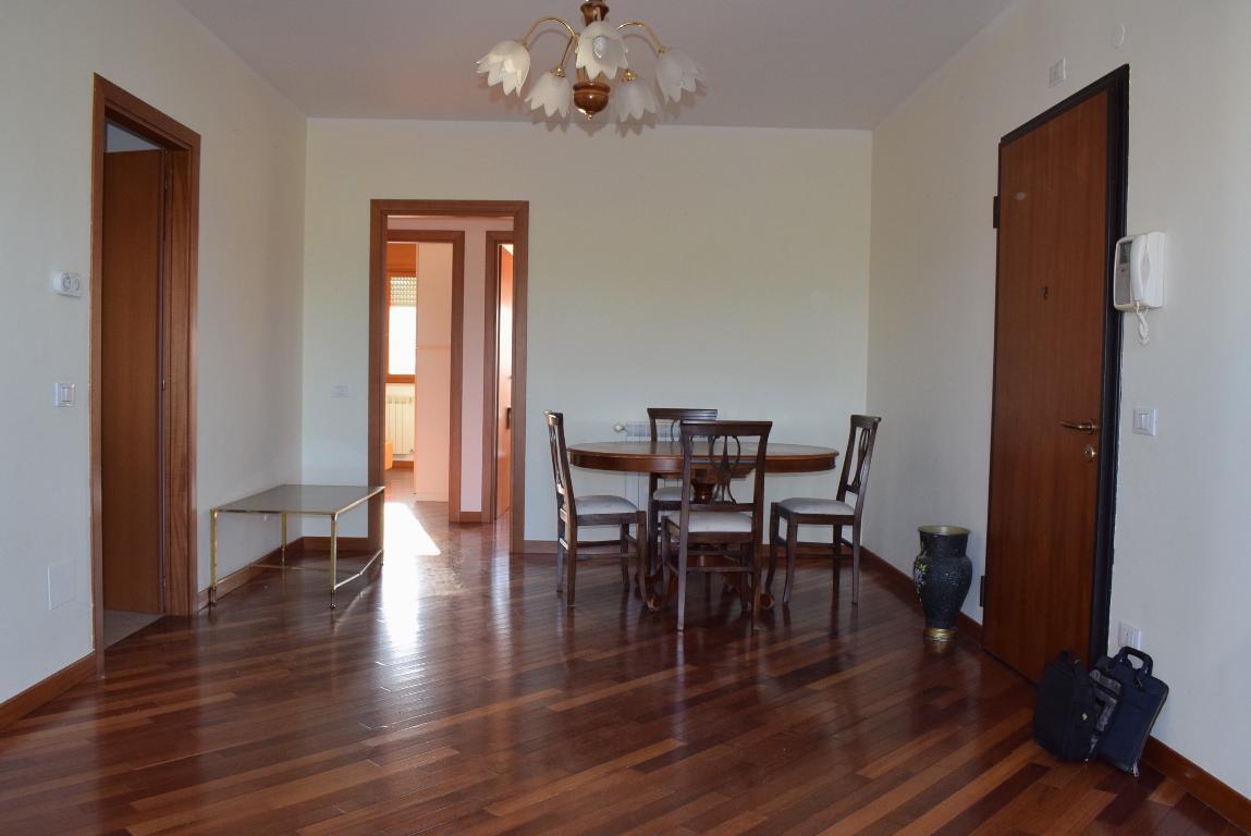 Appartamento ROMA vendita  PONTE DI NONA Largo Silvi IMMOBILI DI PRESTIGIO SRL