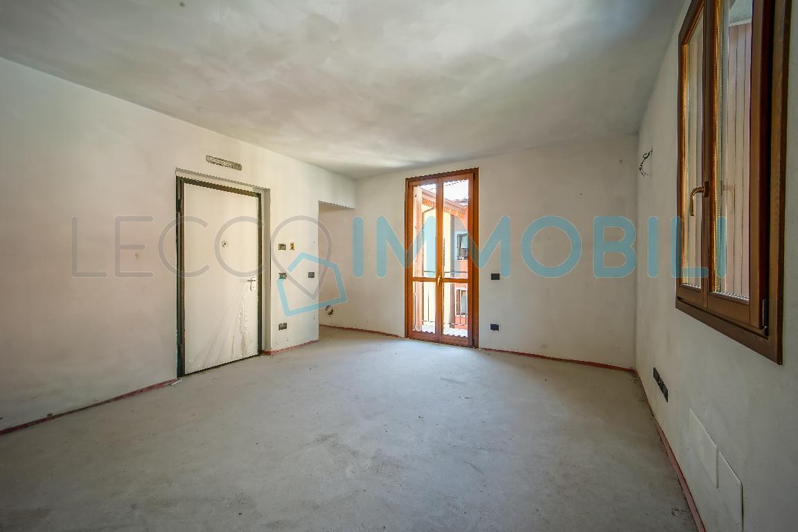 Appartamento LECCO vendita   via quarto STUDIO LECCO TRE S.R.L.