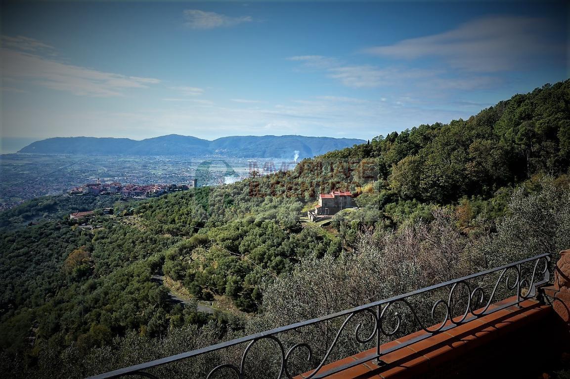 Villa Unifamiliare - Indipendente CASTELNUOVO MAGRA vendita    IL CENTRO IMMOBILIARE snc di Stefano Santi