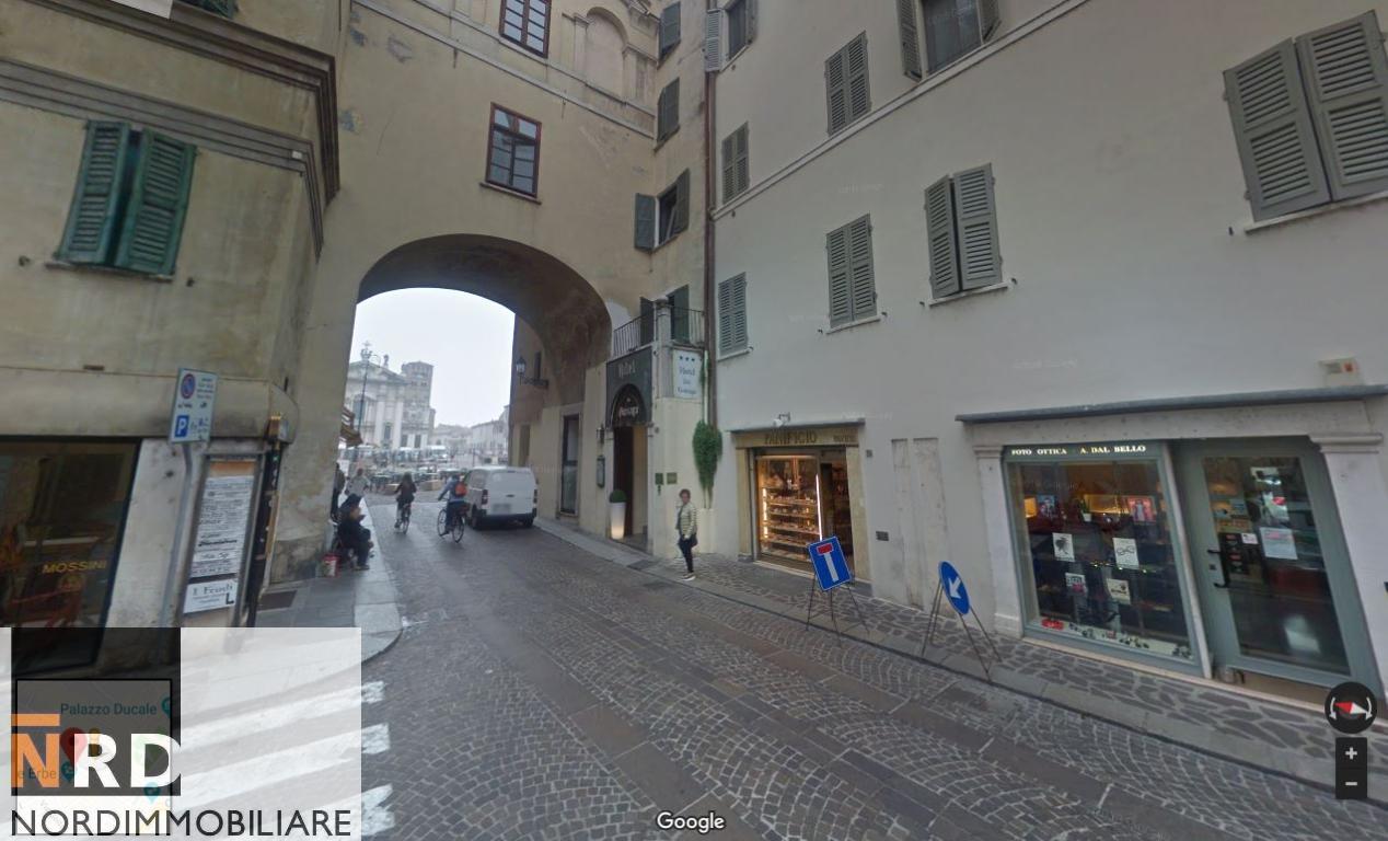 Negozio - Loc.Com. MANTOVA vendita   via Broletto Nordimmobiliare Mantova Sas