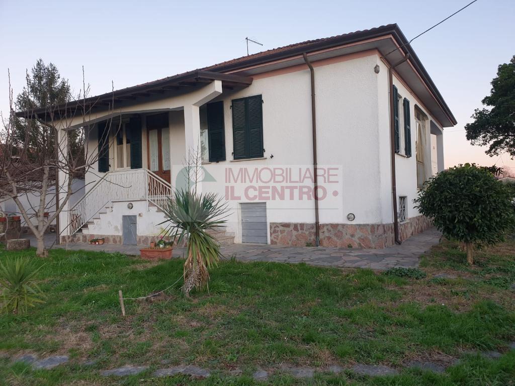  fosdinovo vendita quart:  il centro immobiliare snc di stefano santi