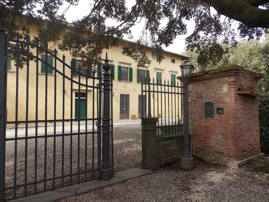 Vendesi elegante villa a San Casciano in Val di Pesa (FI)