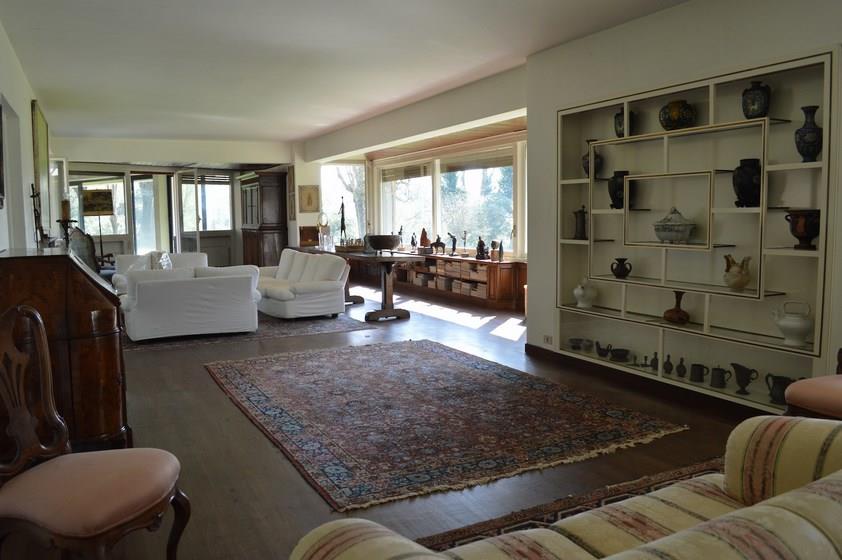 Affittasi villa prestigiosa immersa nel verde dell'Olgiata a Roma