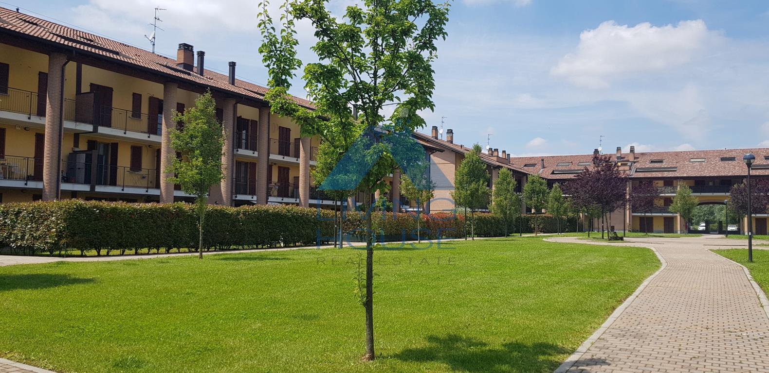  san giuliano milanese vendita quart:  living house srl