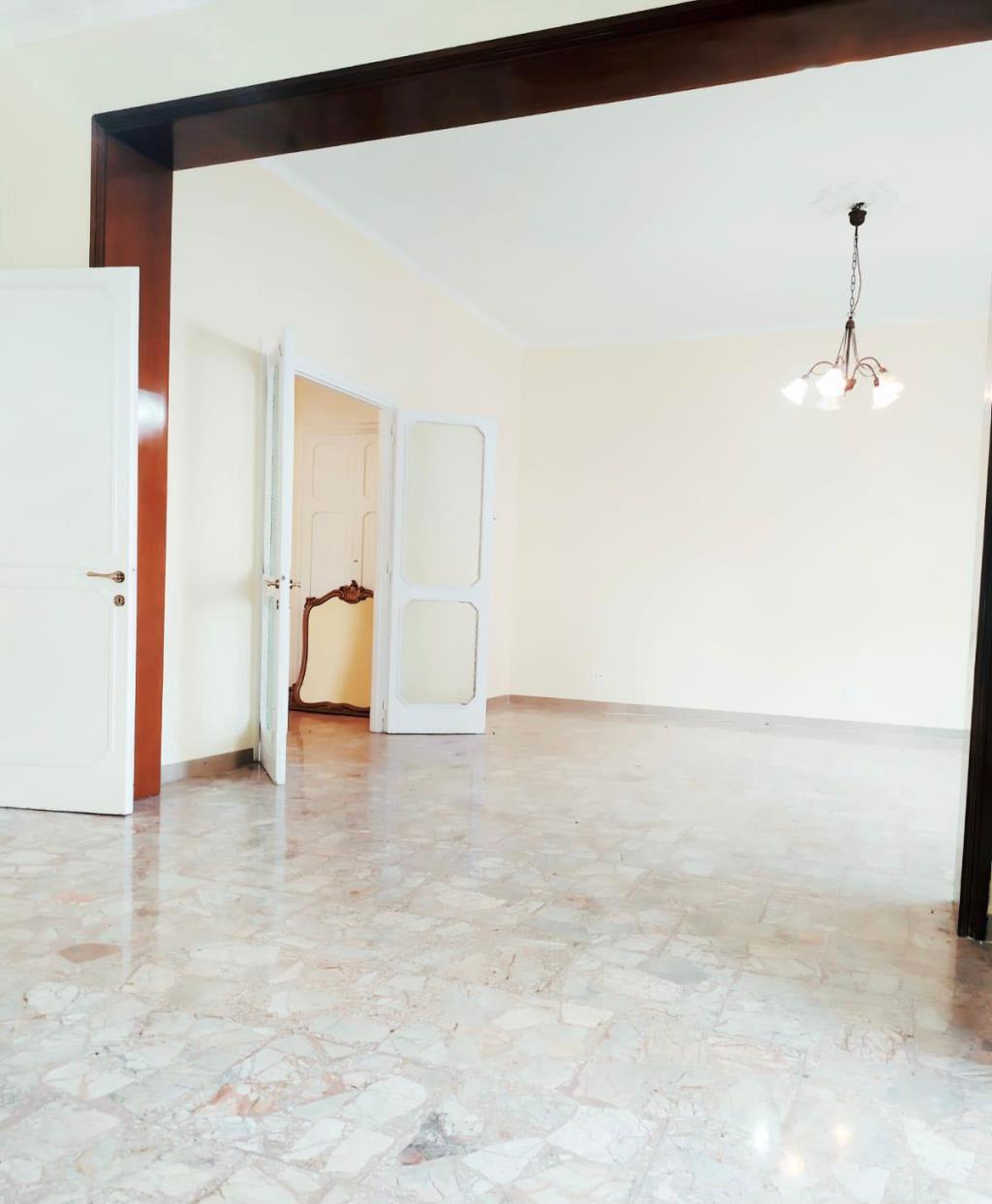 Appartamento ROMA affitto  PORTUENSE (SUBURBI DELLA XV MUN.) Viale dei Colli Portuensi LA DOMUS SRL