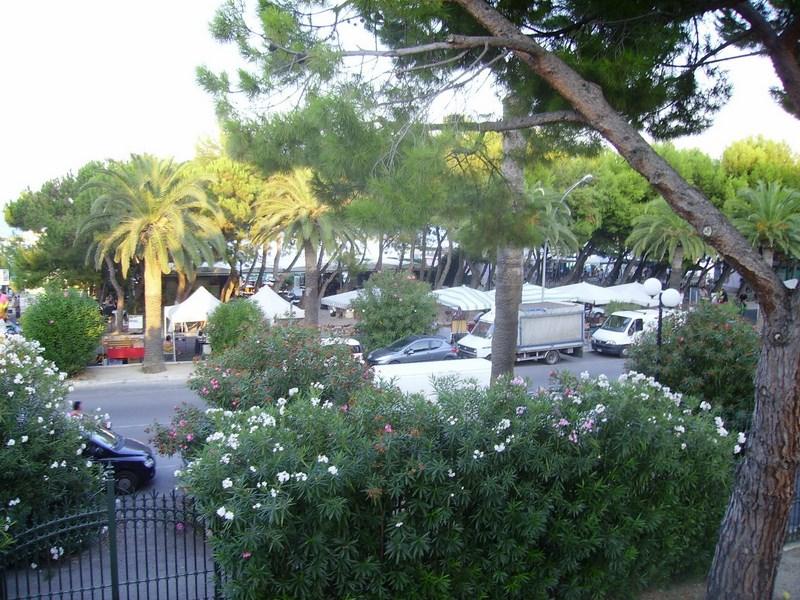 Villa in vendita a Grottammare con giardino
