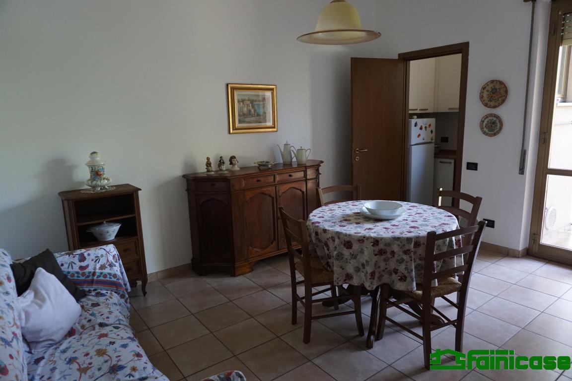  melzo affitto quart:  faini-case
