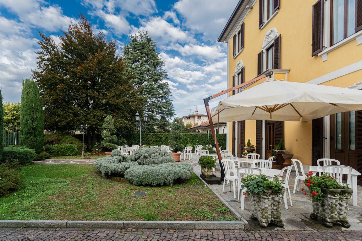 Villa VERDERIO SUPERIORE vendita   Via Sernovella Habitat Group Srl
