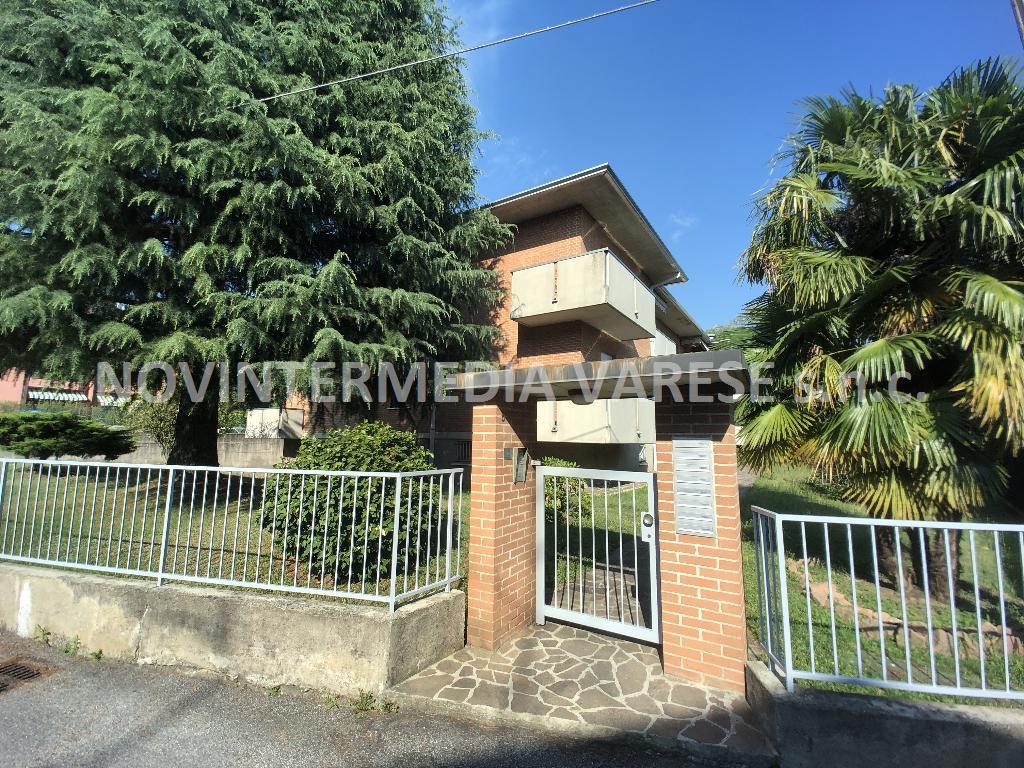  caronno varesino vendita quart:  novintermedia varese snc