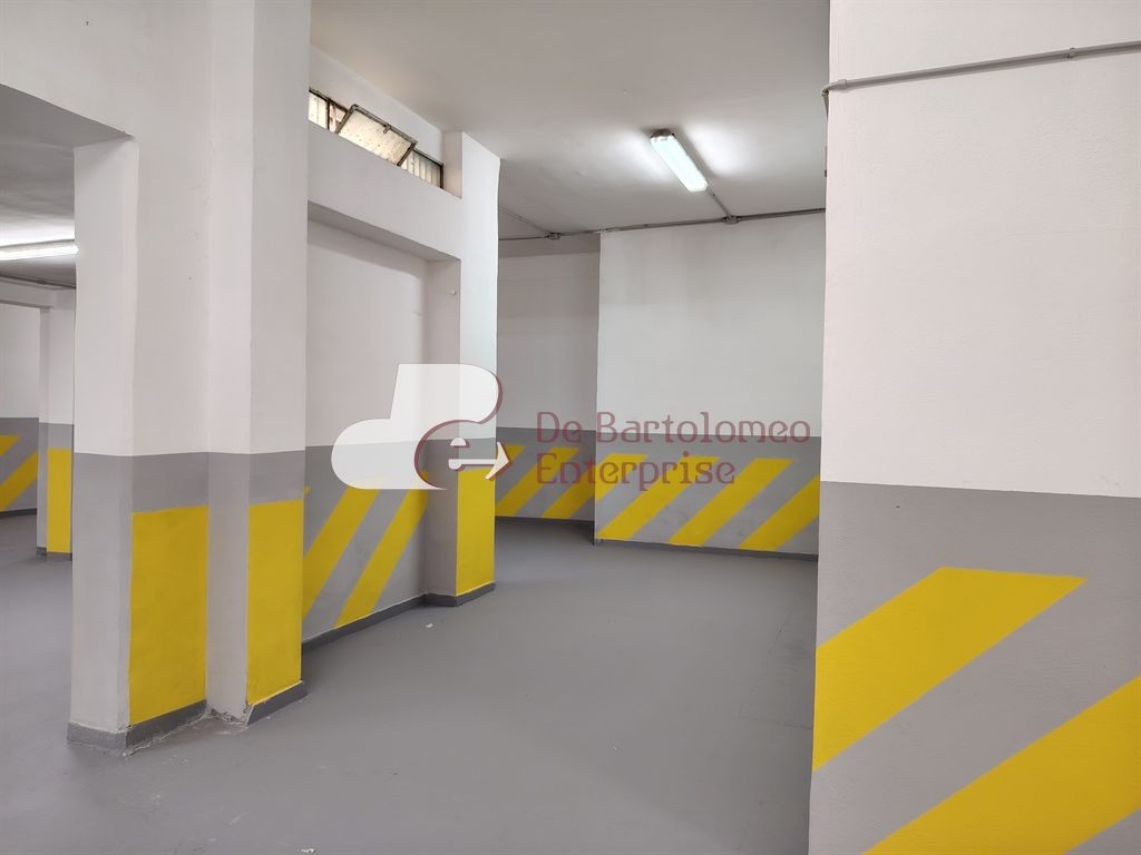 Garage in Vendita