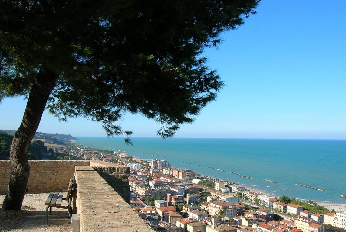 Vendesi casale colonico a Cupra Marittima (AP)
