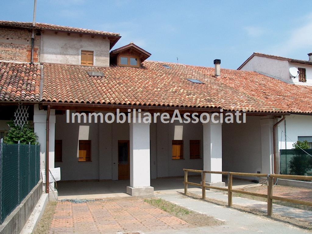  bassano del grappa vendita quart:  immobiliare associati di andolfato emanuela mirca