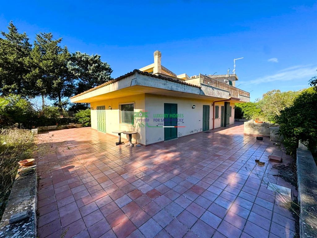 Villa in Vendita