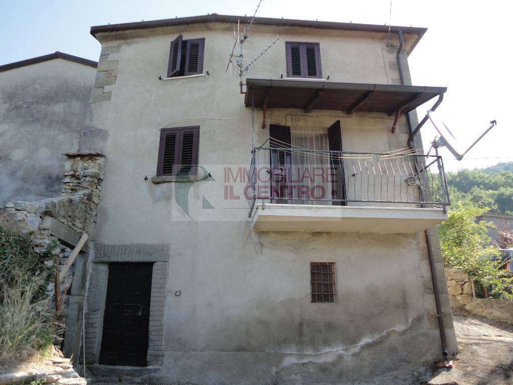 Villa Unifamiliare - Indipendente FIVIZZANO vendita    IL CENTRO IMMOBILIARE snc di Stefano Santi