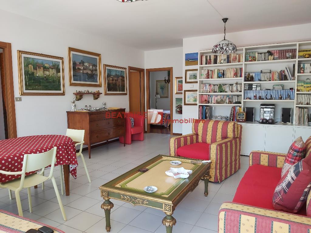  lucca vendita quart: arancio beatrice immobiliare