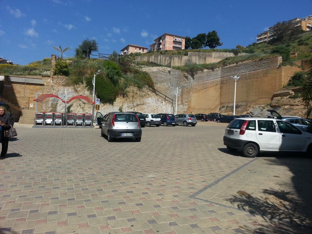 Ufficio - Loc.Com. AGRIGENTO affitto   via Demetra CANTAVENERA ROSARIO