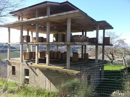 Vendesi palazzo in costruzione a Ponzano di Fermo (FM)