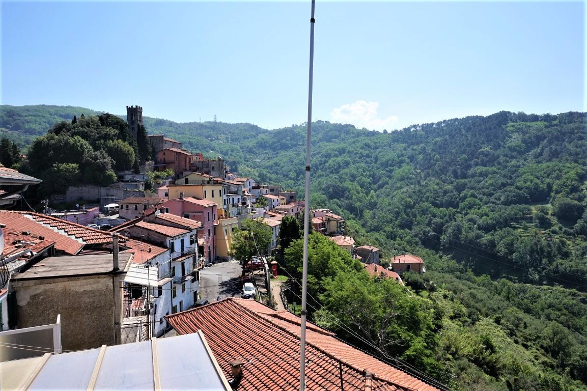  sarzana vendita quart:  il centro immobiliare snc di stefano santi