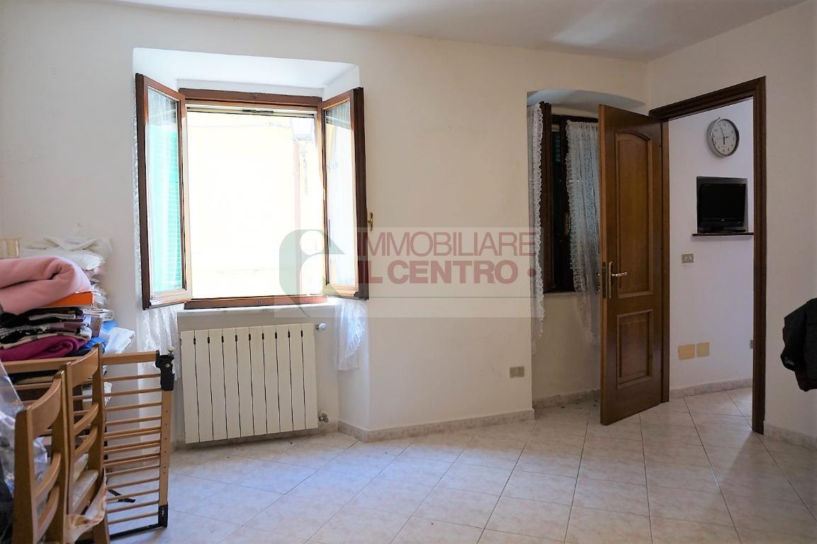 Appartamento CASTELNUOVO MAGRA vendita    IL CENTRO IMMOBILIARE snc di Stefano Santi