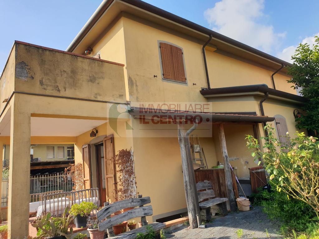  sarzana vendita quart:  il centro immobiliare snc di stefano santi