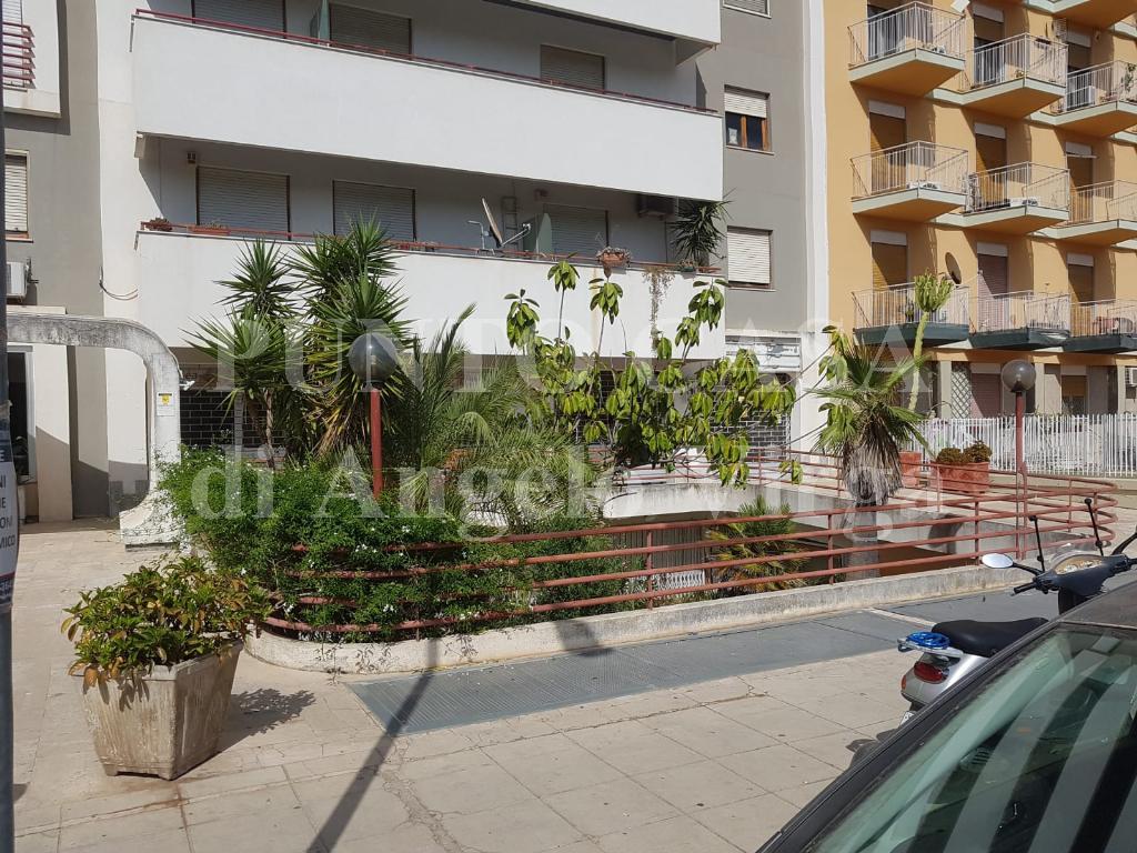Negozio - Loc.Com. PALERMO vendita  FIERA Via fERDINANDO FERRI PUNTO CASA VIRGA Srl