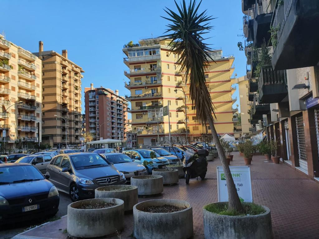 Negozio - Loc.Com. PALERMO vendita   Via delle Alpi Punto Casa di Claudio Costantino