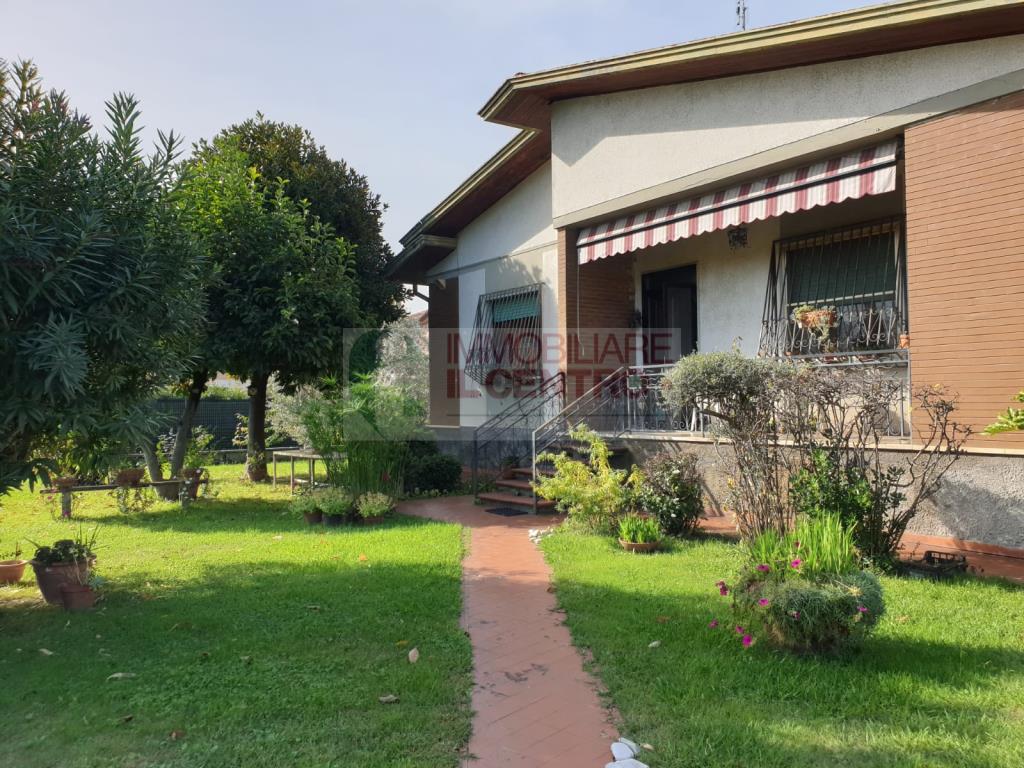  sarzana vendita quart:  il centro immobiliare snc di stefano santi