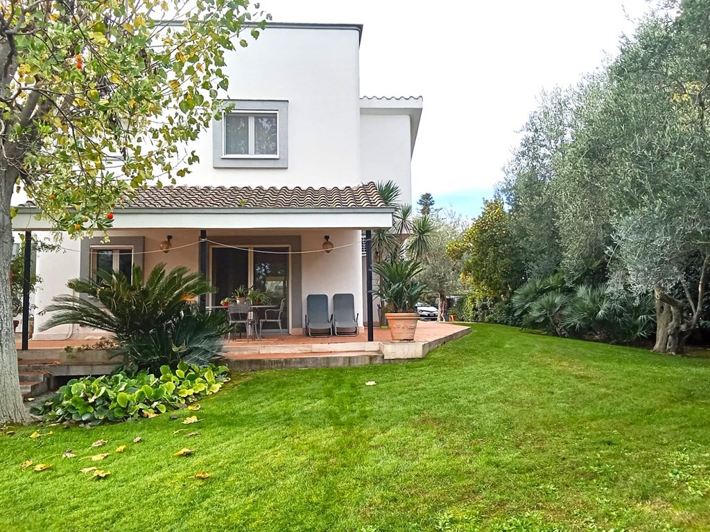 Villa in Vendita