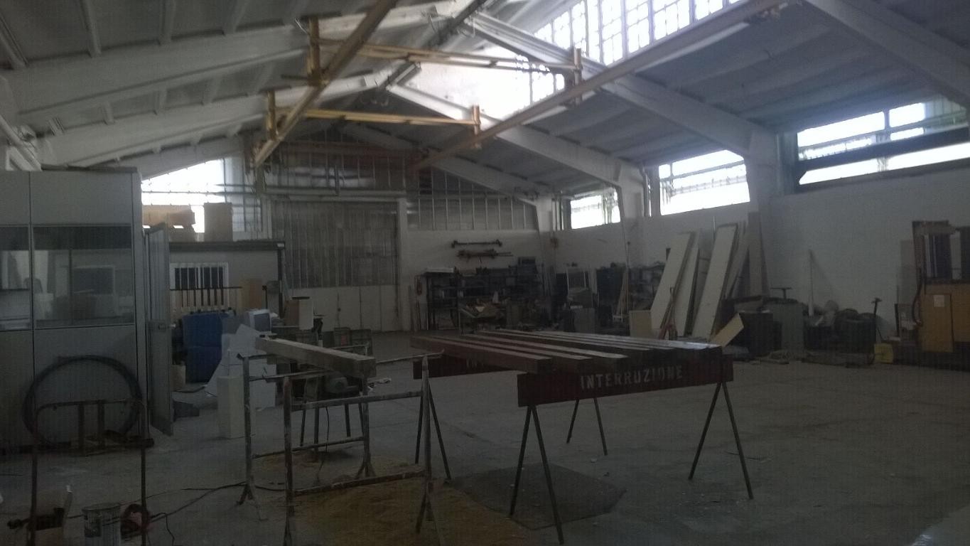 Capannone Commerciale MILANO vendita    DAMA REAL ESTARE SRL
