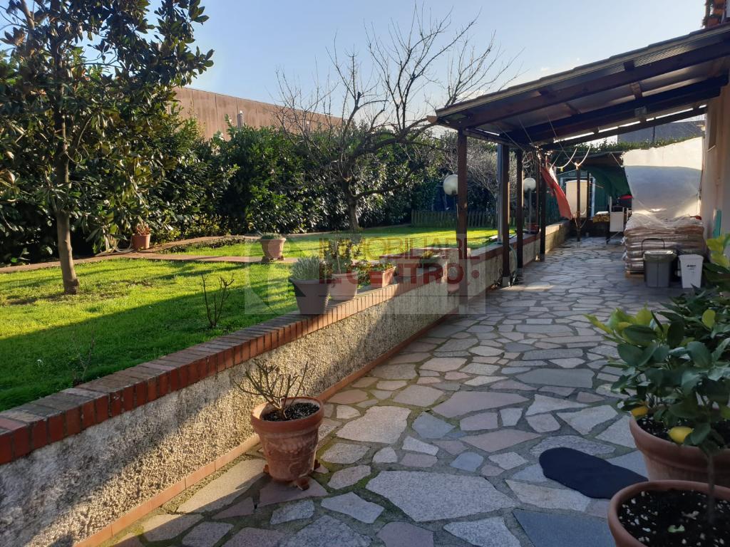  santo stefano di magra vendita quart:  il centro immobiliare snc di stefano santi