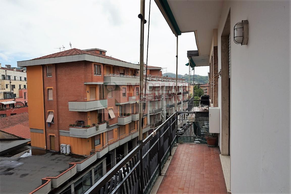  sarzana vendita quart:  il centro immobiliare snc di stefano santi
