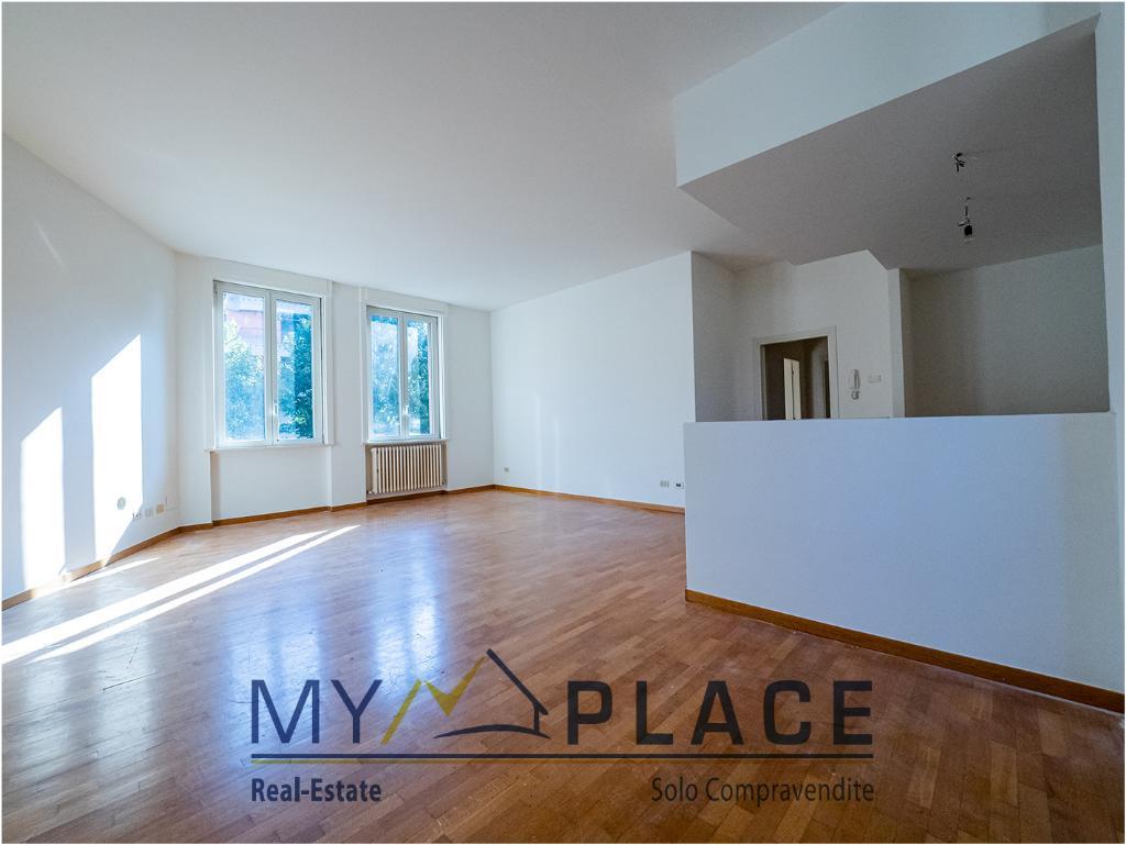  lecco vendita quart:  my place italy