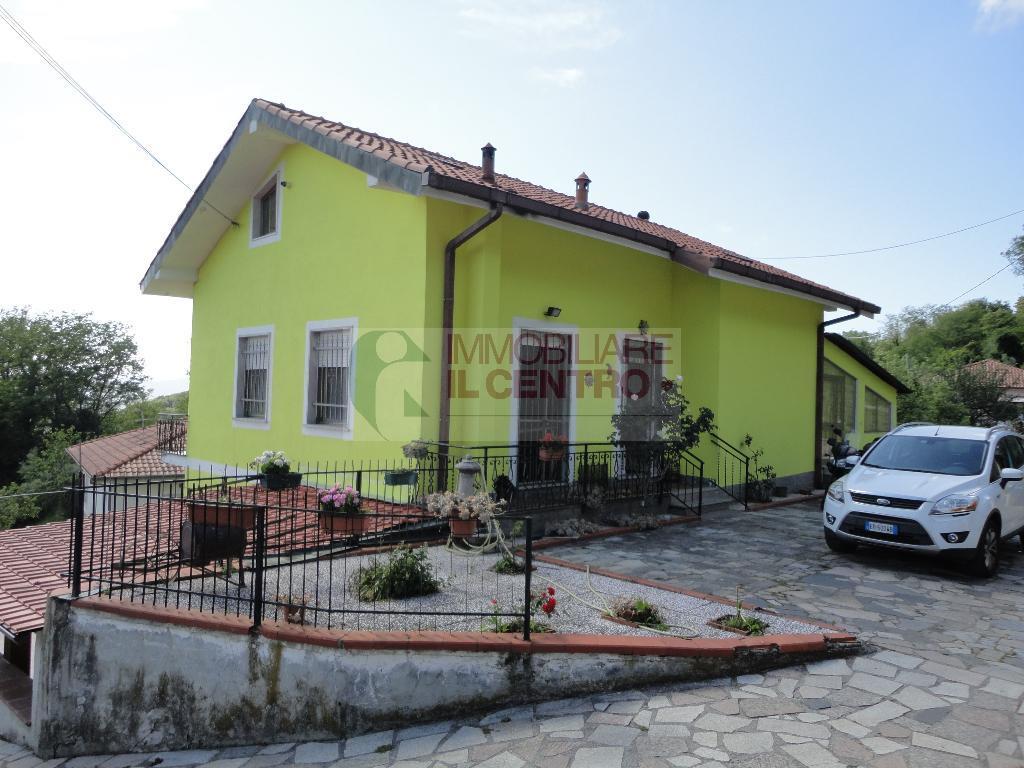  sarzana vendita quart:  il centro immobiliare snc di stefano santi