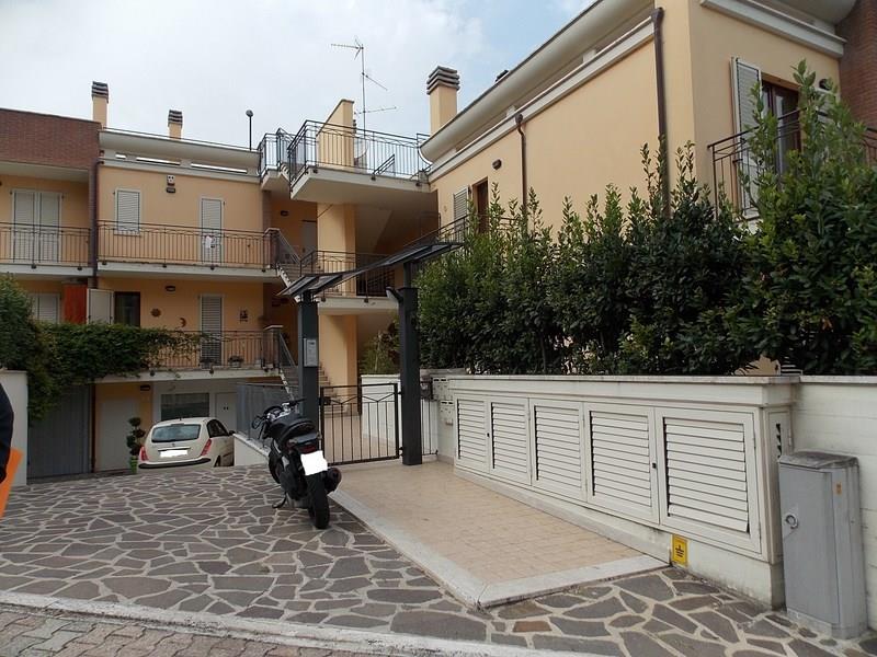 Appartamento in vendita ad Acquaviva Picena con vista mare e ingresso indipendente
