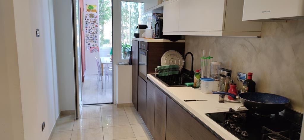 Appartamento ROMA vendita  Cassia flaminia  LA DOMUS SRL
