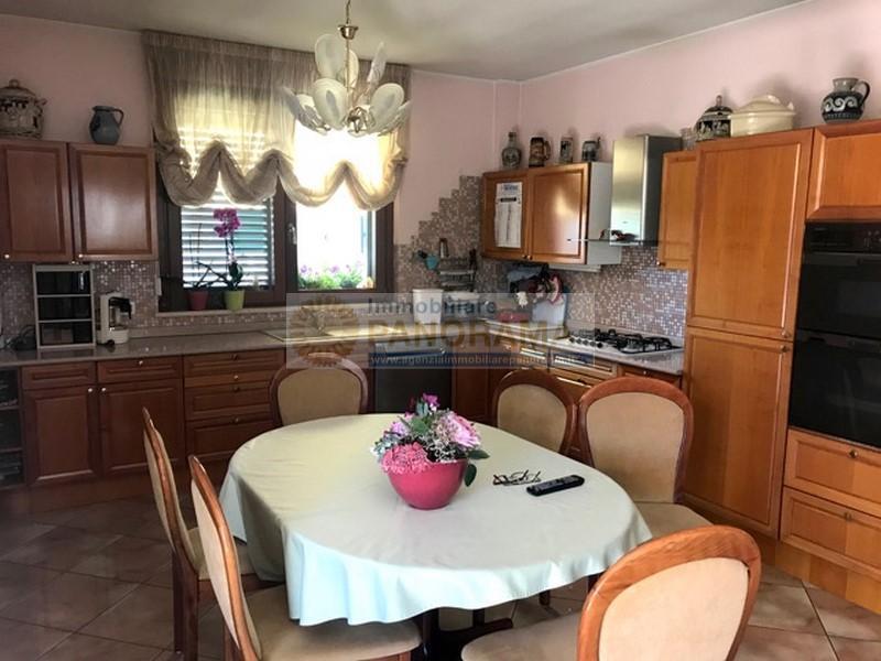 Villa MARTINSICURO vendita   via Bolzano Agenzia Immobiliare Panorama