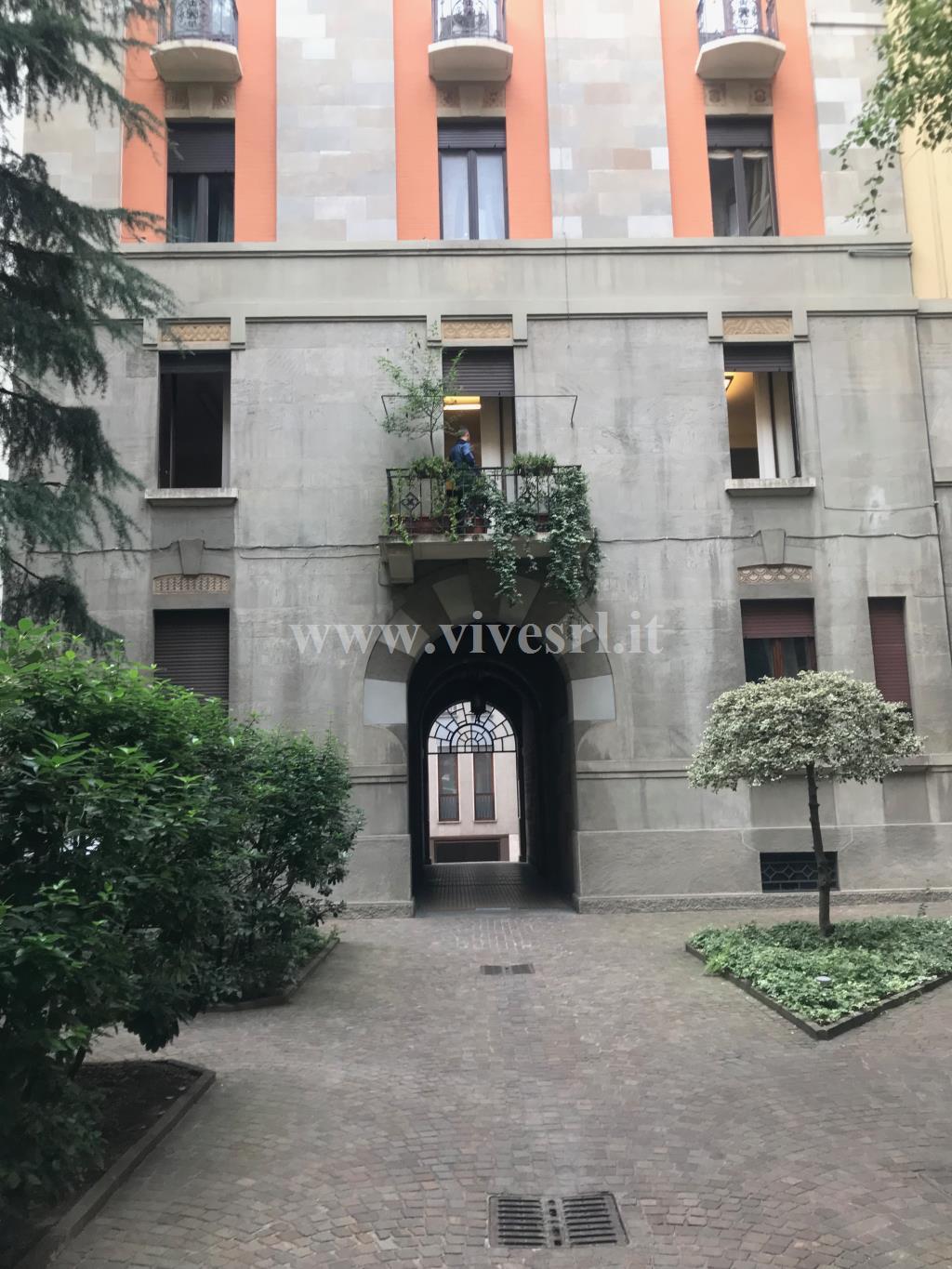 Box auto - Posto auto MILANO vendita    VIVE SRL