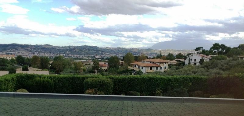 Villa in vendita a Citt Sant'Angelo con vista mare