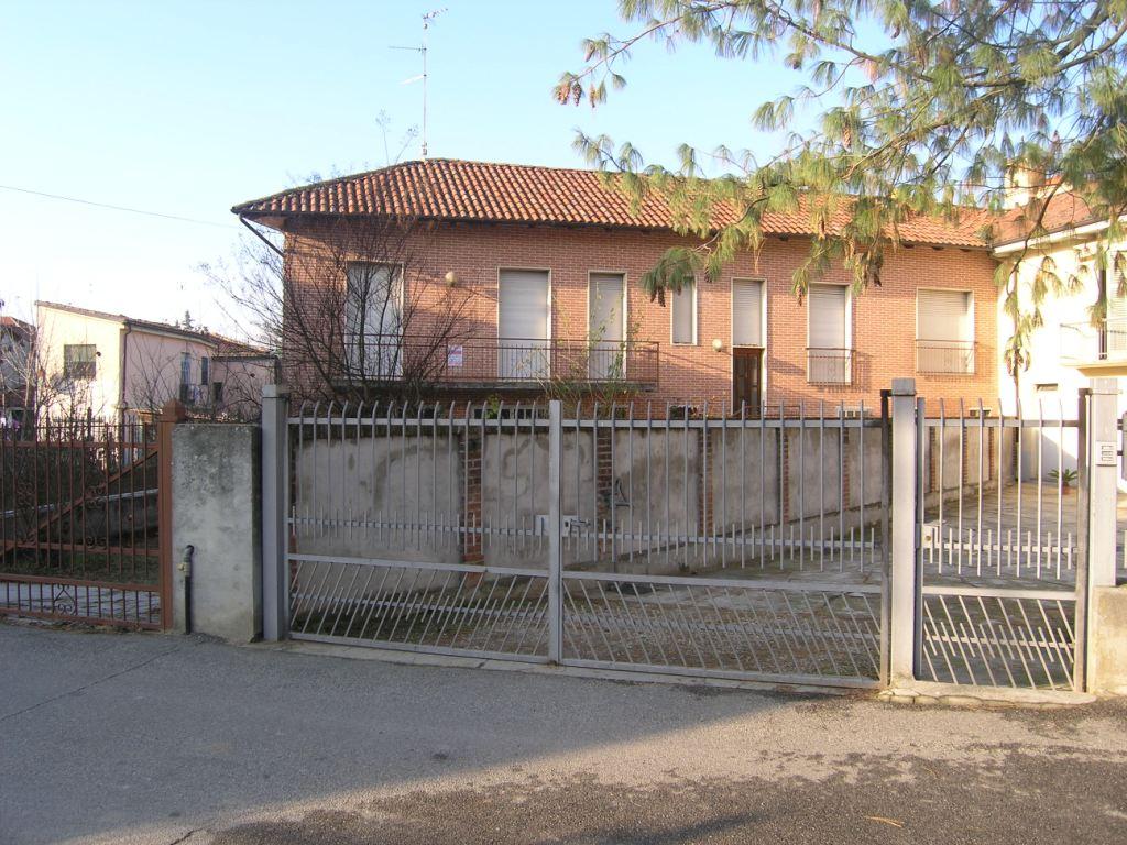 Villa Semi Indipendente CASTELLO DI ANNONE vendita   Via Borgo Specialcase