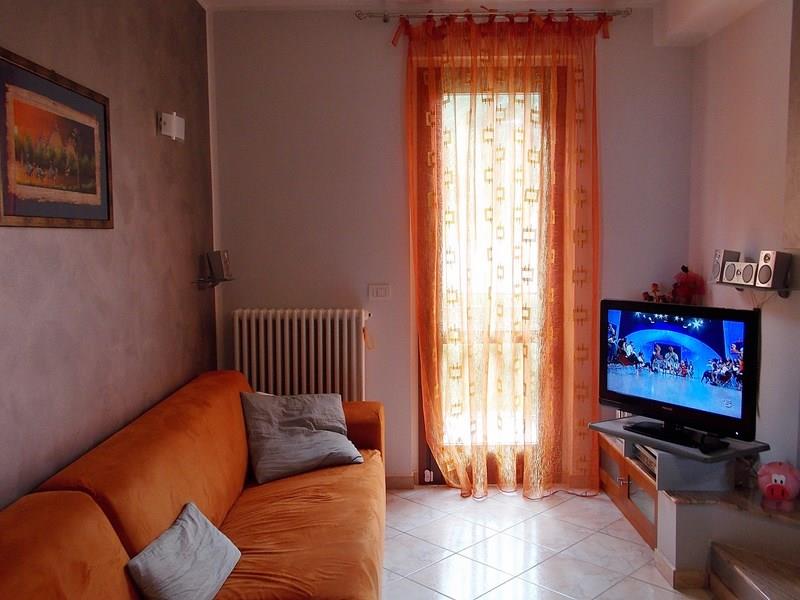 Appartamento in vendita ad Acquaviva Picena con vista mare e ingresso indipendente