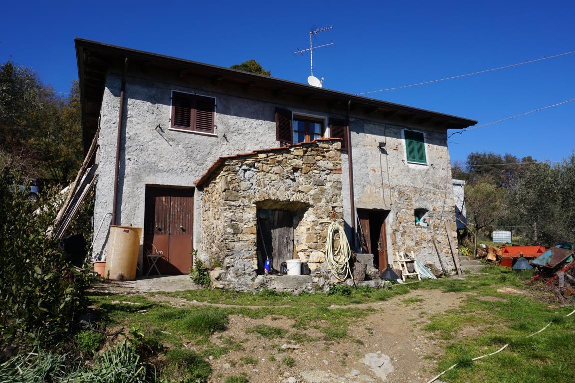  fosdinovo vendita quart:  il centro immobiliare snc di stefano santi