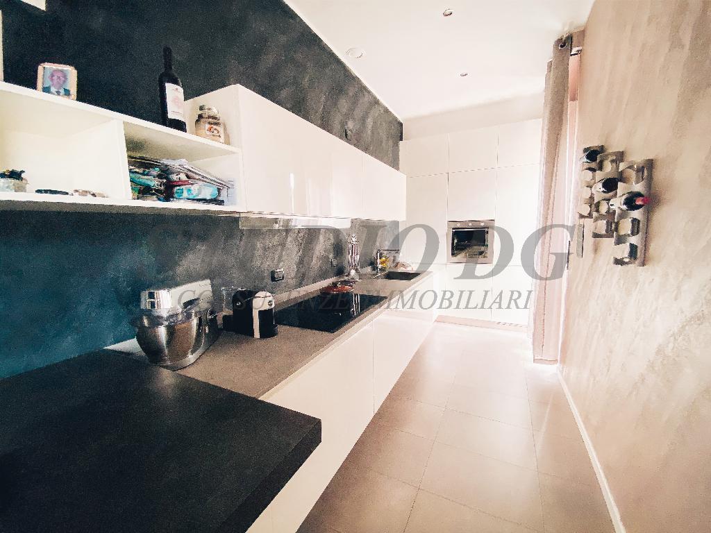 Appartamento LENTATE SUL SEVESO vendita   via Sabotino Studio DG Immobiliare