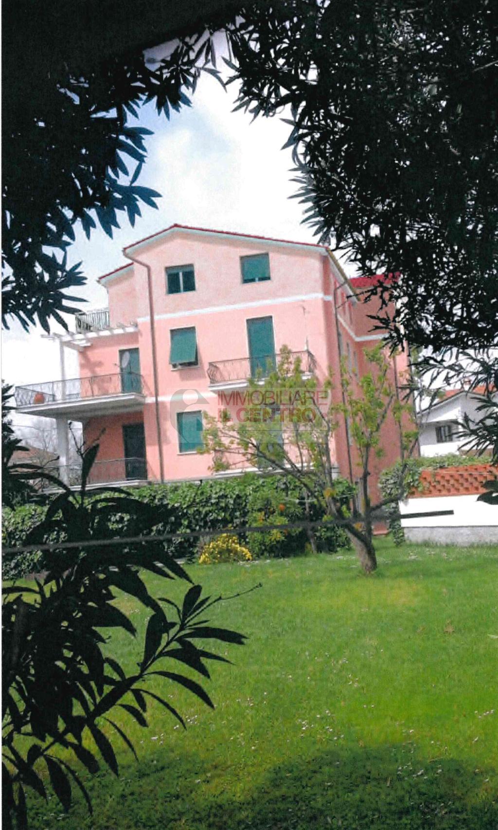  sarzana vendita quart:  il centro immobiliare snc di stefano santi