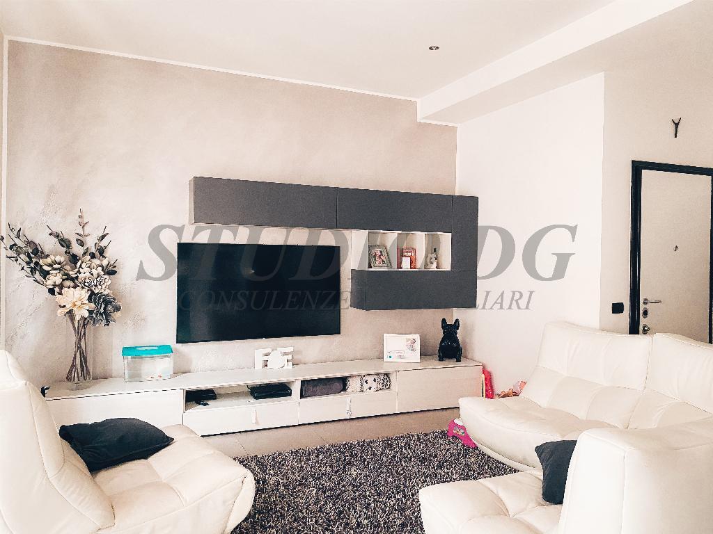 Appartamento LENTATE SUL SEVESO vendita   via Sabotino Studio DG Immobiliare